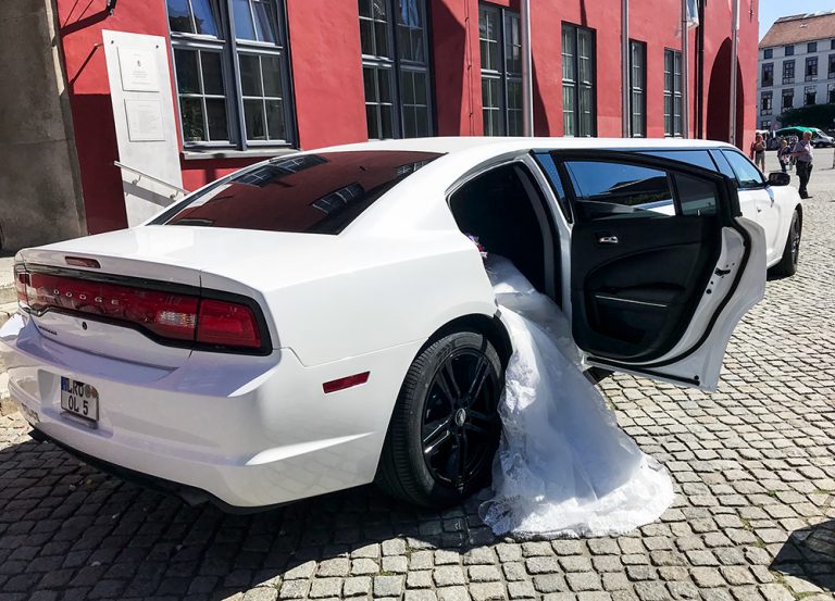 DodgeBrautkleidkl 768x553