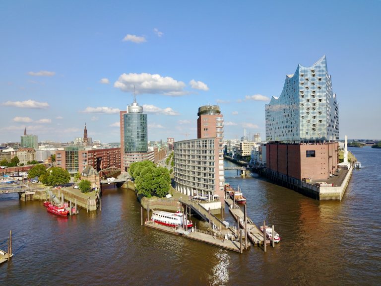 ElbphiPanorama web 768x576