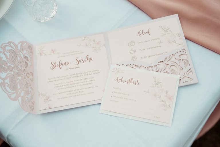 Laserctu Karten Hochzeitspapeterie individuelle Hochzeitskarten 768x513