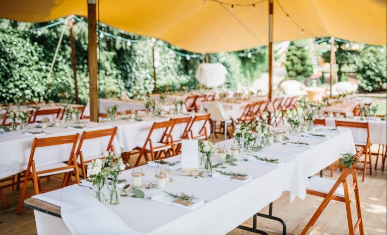 Stretchzelt Gartenhochzeit klein 768x466