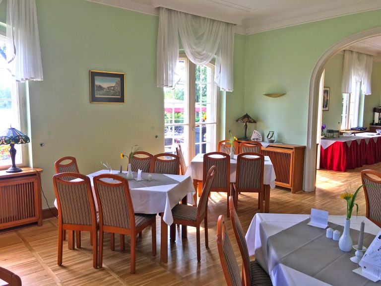 Restaurant Speiseraum 1920x1440 768x576