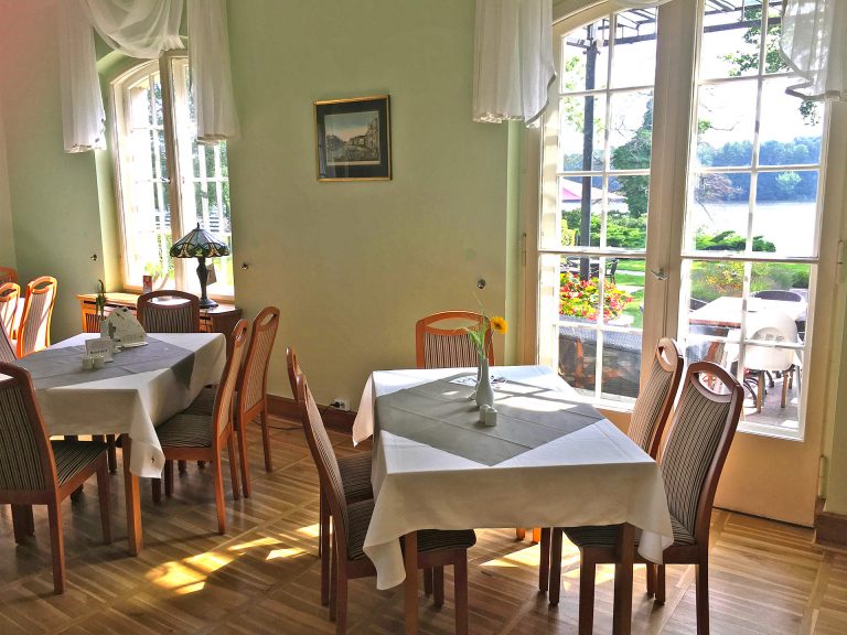 Speiseraum Ausblick 1920x1440 768x576