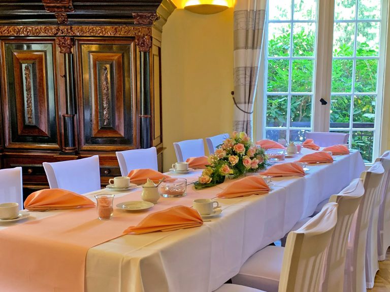 Veranstaltungen Waldhaus Kaminzimmer Gedeck 768x576