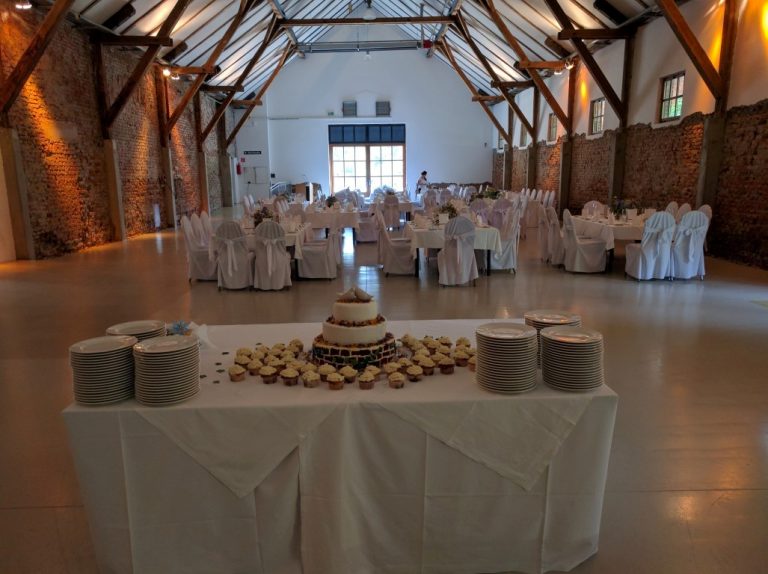 09 Kleine Hochzeitsfeier Fachwerkhalle C Seifenfabrik Veranstaltungszentrum 768x574