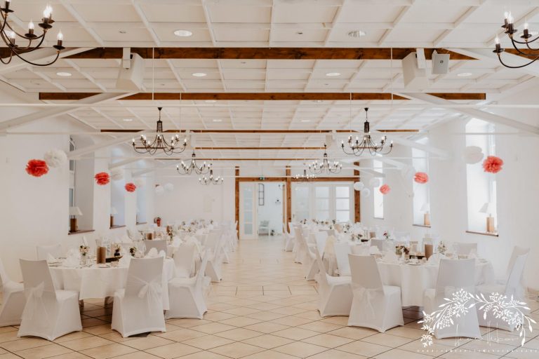 AnnaHuber wedding0425 1 768x512