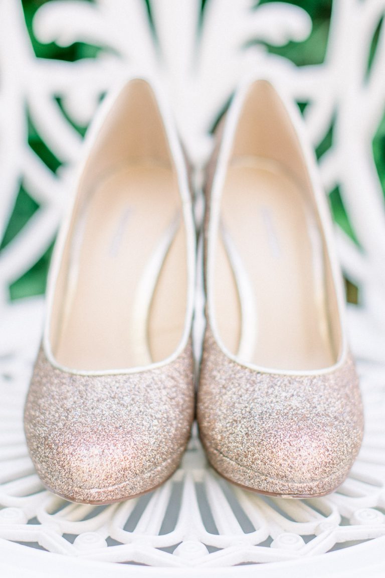 Golden Bridal Shoes LR monikapayerphoto  768x1152