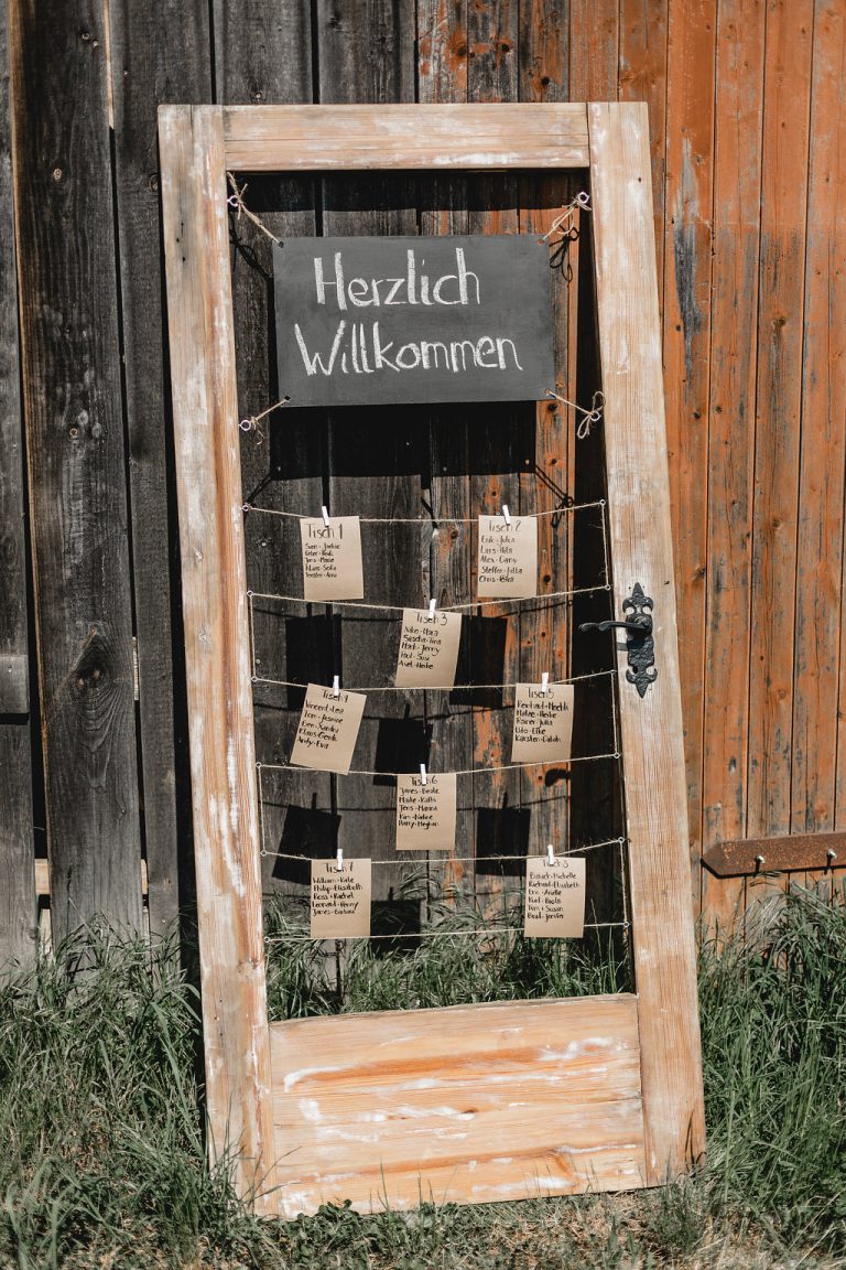 VERMIETEREI Mai2018 Tisch1 45von92 768x1152