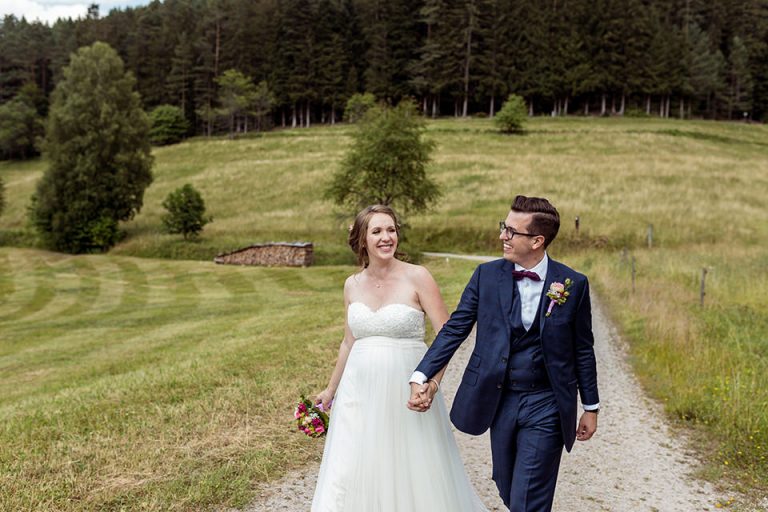 Hochzeitsfotograf heiraten im Waldknechtshof Klosterreichenbach 10 768x512